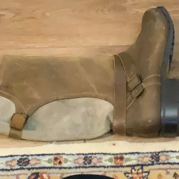 Olukai Boots- Olive/Khaki- Size 9 1/2- Leather and Suede- Never Worn - Picture 6 of 8